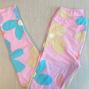 🎀 VSCO/ BARBIE vibes! ONE size leggings